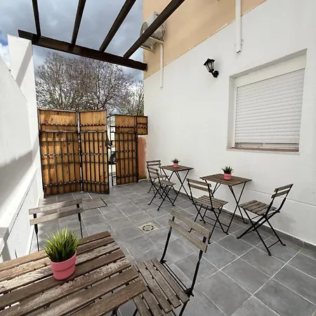 Estudio Familiar Con Bano Compartido Sevilla Deluxe Rosales Apartment *
