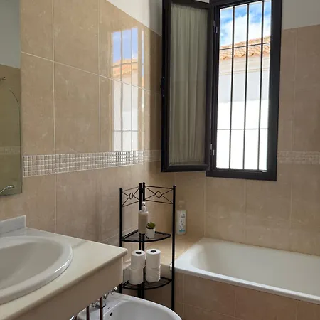 Estudio Familiar Con Bano Compartido Sevilla Deluxe Rosales Tocina