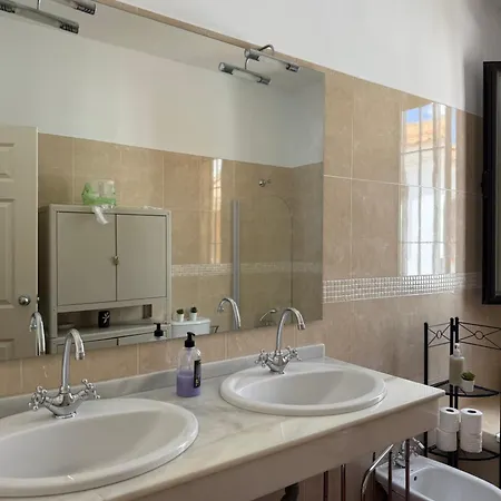 Apartment Estudio Familiar Con Bano Compartido Sevilla Deluxe Rosales *